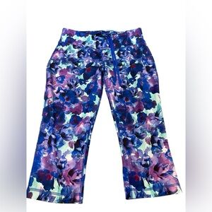 Danskin NOW fitted capri leggings